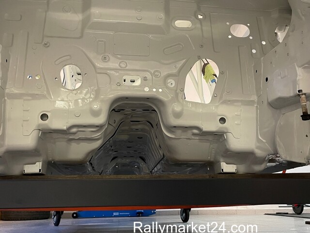 Mitsubishi Lancer EVO IX RS new chassis with rollcage - 11/15